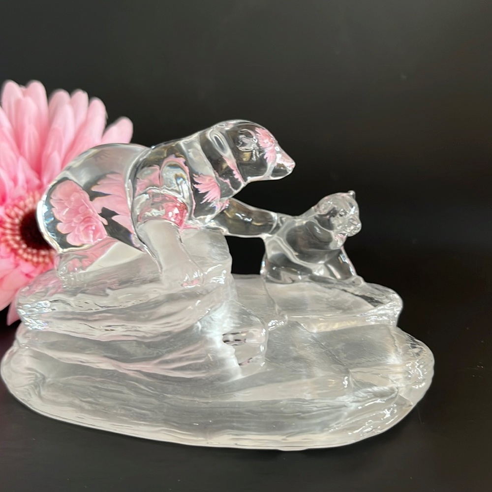 Vintage 24% Lead Crystal Polar Bear With Baby Figurine On Frosted Iceberg
